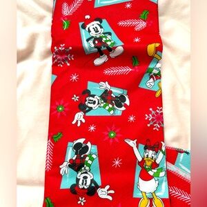 💖Very cute Disney Festive Red Tablecloth with Mickey and Friends ❤️